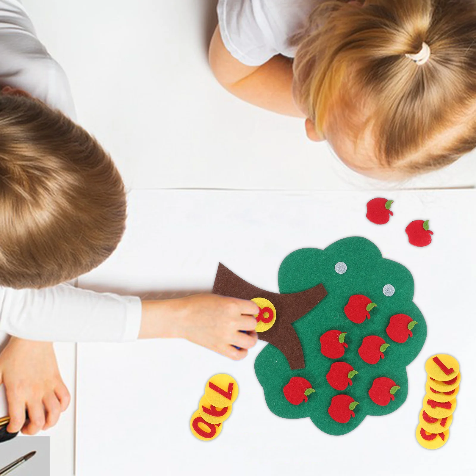 Pomoce dydaktyczne Filcowe zabawki do przedszkola Drzewo jabłkowe Cyfrowe naklejki dla maluchów Świąteczne jabłka Włóknina edukacyjna