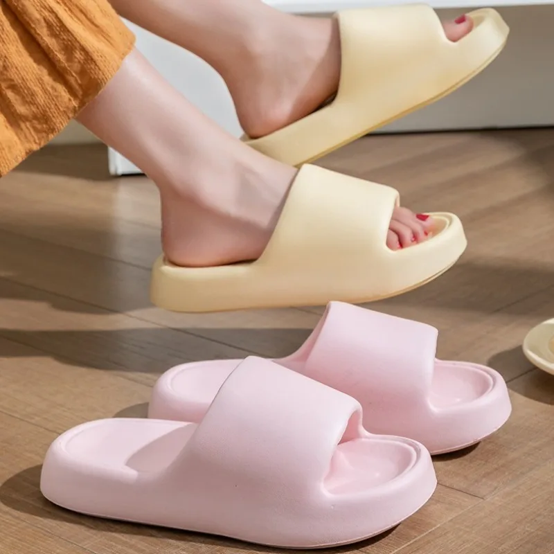 2026 New Couple Cloud Slippers Summer Non Slip Home women's sandals Thick Sole Comfortable Indoor Bathroom Beach Shoes for Man
