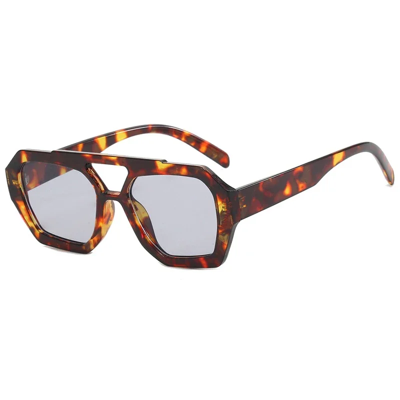 Leopard Trendy Women Sunglasses Square Chic Decorative Beach Sun Shades For Outdoor Travelling With UV Protection