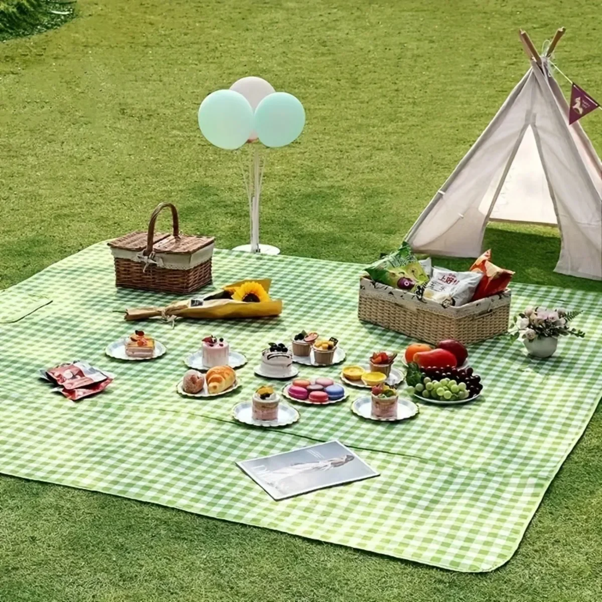 Portable Picnic Blanket Thickened Wear Resistant Camping Grass Mat Outdoor Waterproof Dampproof Beach Travel Camping Equipment