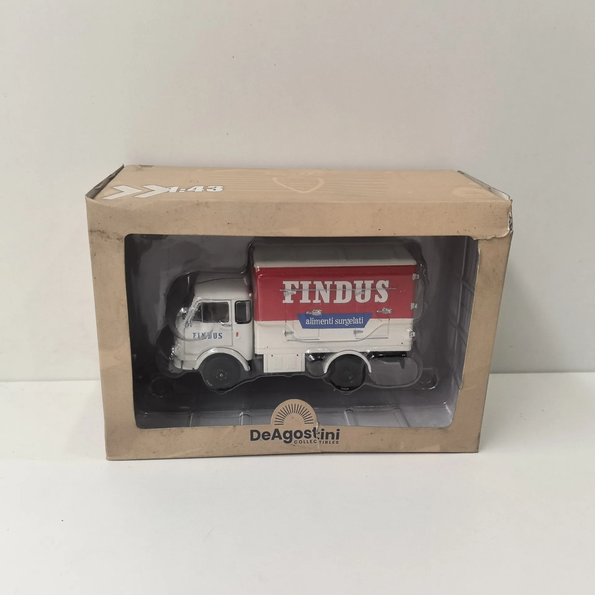 

Литая под давлением модель грузовика в масштабе DEA 1/43 OM LEONCINO из сплава и кузова изготовлена из модели автомобиля из пластикового сплава