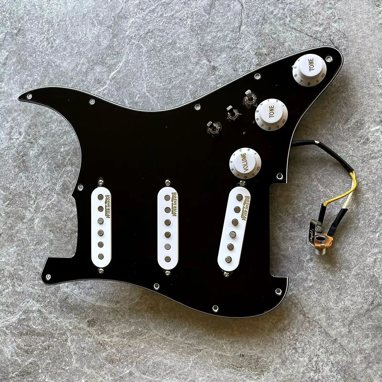 

Wilkinson SSS Ainico 5 Single Coil Pickups 7-Way Type Fully Loaded Prewired Pickguard Set for Electric Guitar Parts