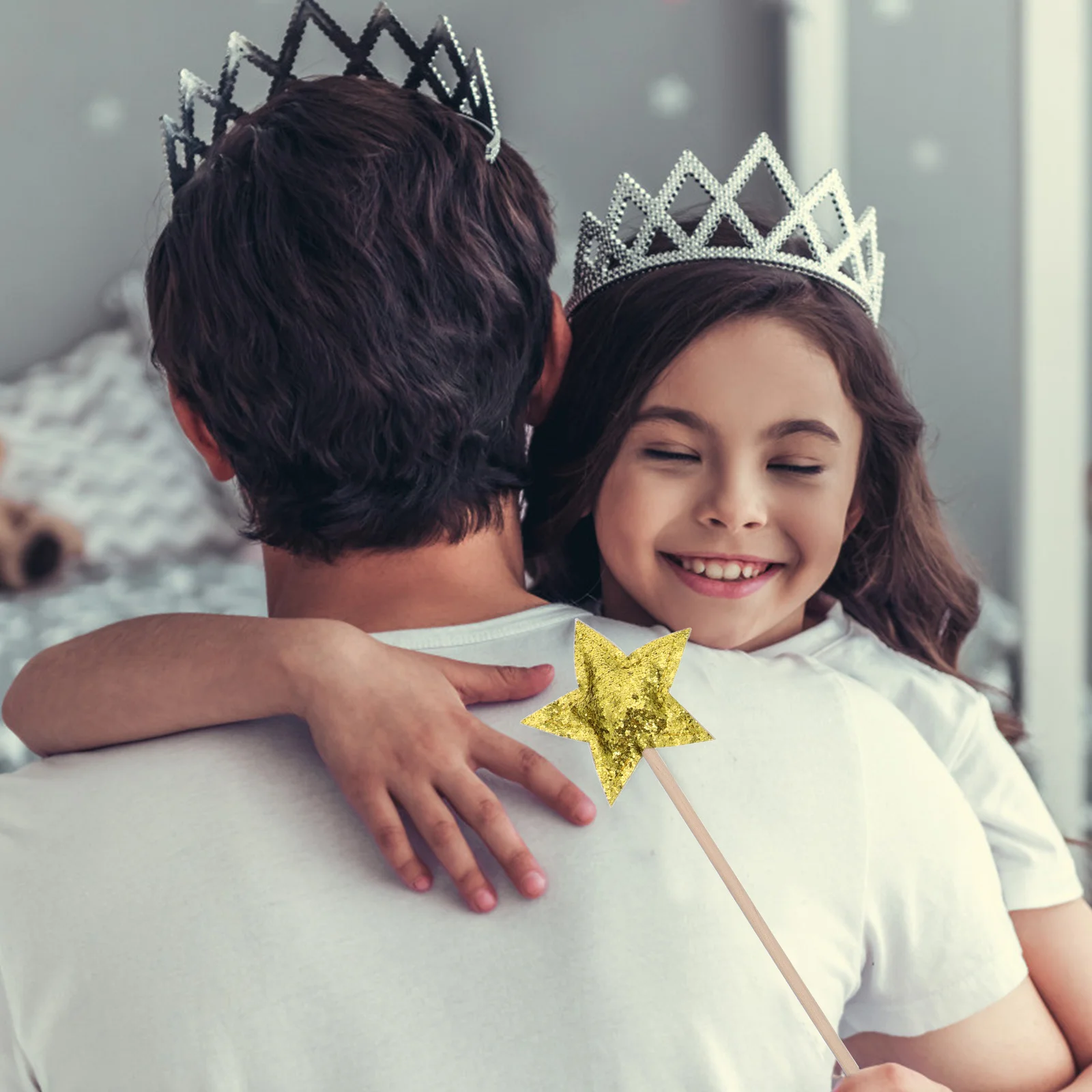 

2Pcs Star Shape Fairy Wand Premium Creative Delicate Lightweight Star Party Wand Prop for Dress Up