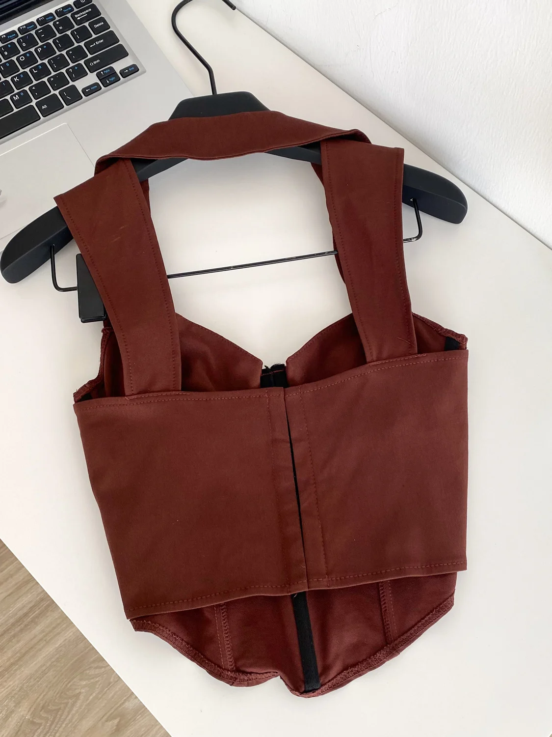 Sexy trendige Damen-Trägerweste Fibone Ne hängendes Röhrenoberteil Svel Sommer Freizeitkleidung Polyesterfaser Mikroelastisch