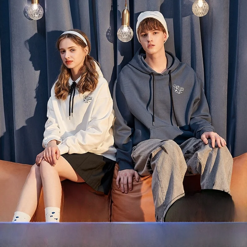 Nova Coleção Primavera: Moletom Casual Solto Unissex para Casais - Camiseta de Algodão e Poliéster com Estilo Urbano Moderno