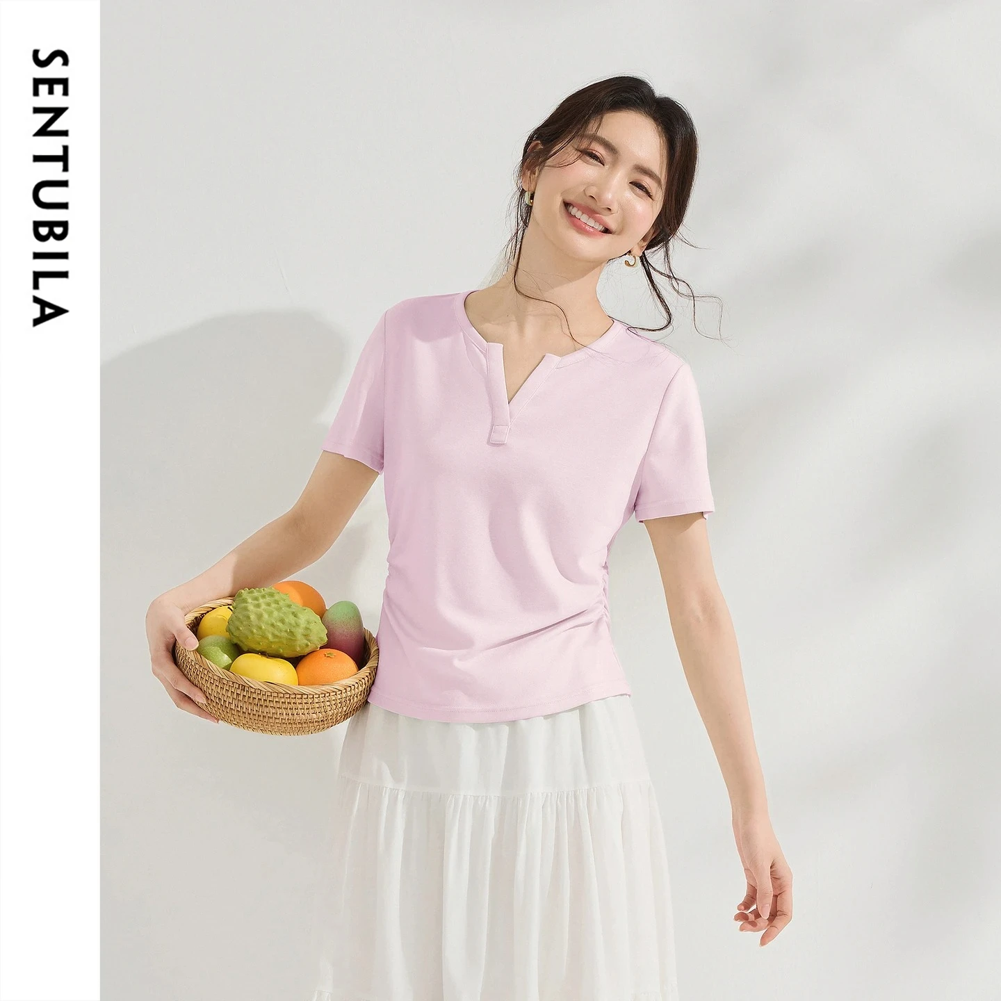 

SENTUBILA Women's Knitted T-shirt 2026 Summer Elegant Henry Neck Pleated Design Slim Short Sleeve Simple Office Top 162TA6221