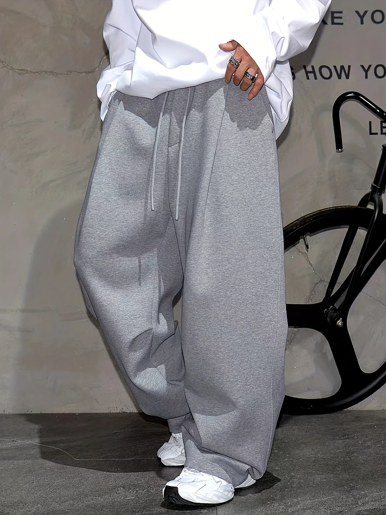 Men's Loose-Fit Thickened Pleated Scimitar Pants, Stylish and Versatile Casual Sweatpants/Long Pants