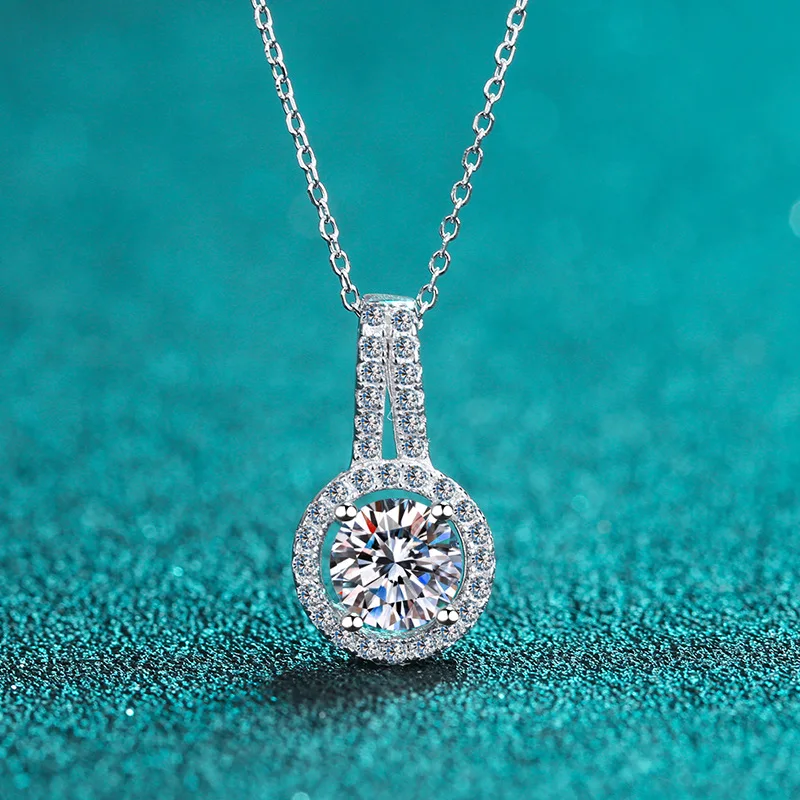 

18K gold new clavicle necklace for women pt950 platinum plated diamond simple round moissanite pendant