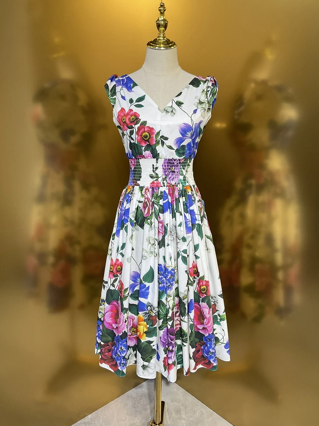 Saia Godê de Algodão Vermelha com Laço Floral na Ombro de Alta Qualidade