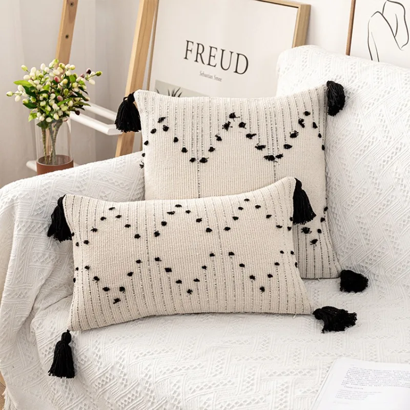 Scandinavian Black and White Cut Flower Pillow Set Handmade Tassel Geometric Cushion Set Namazu Model House Cushion