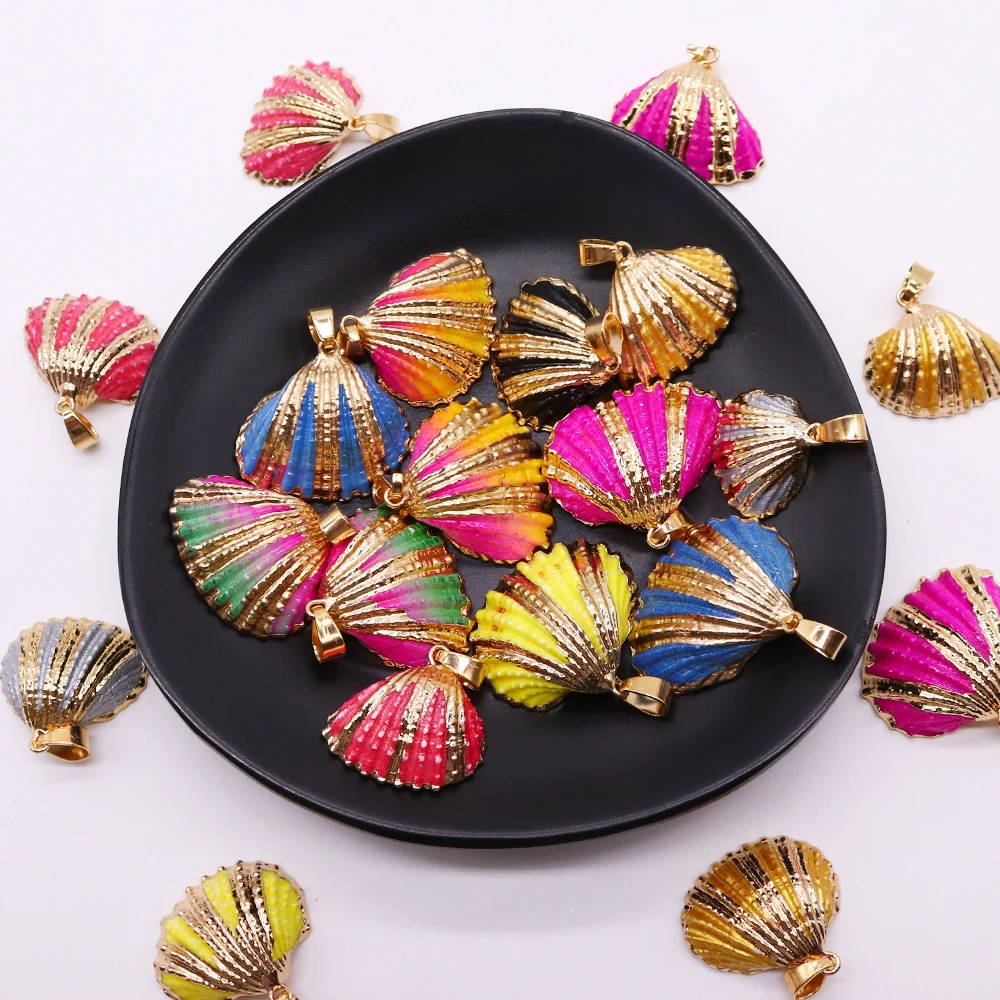 5pcs Spray painted Scallop Shell Pendant Color Plated Sea Shell Pendant Exquisite Women's Necklace Jewelry Making Beach Gift