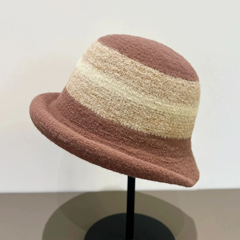 Neuer Fischerhut für Mütter im britischen Stil mit gerollter Krempe für Damen. Vielseitiger Hut mit kurzer Krempe und stilvollem Look – Detail 11