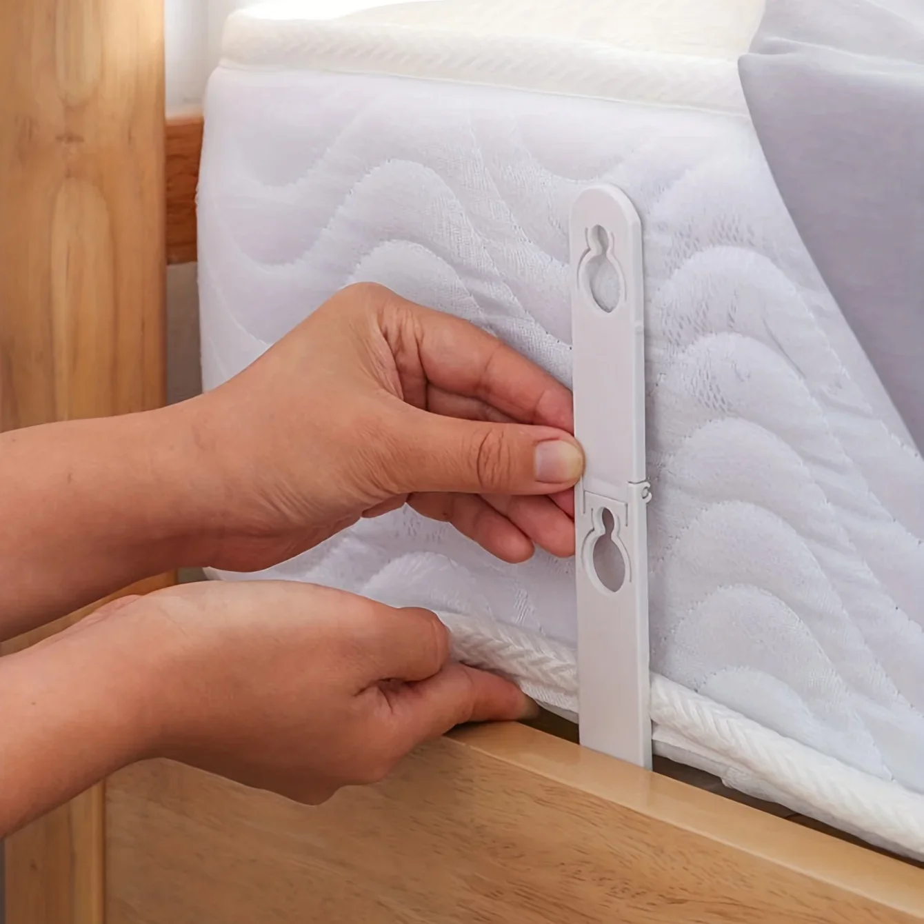 

4pcs-Adjustable Bed Sheet Fasteners - Easy Mattress Pad Cover Holders - Sofa Cushion Clips for Secure Fit and Smooth Fabric