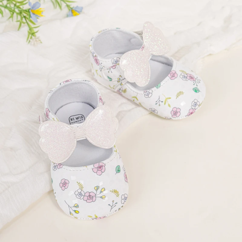 أحذية الأميرة اللطيفة للفتيات الصغيرات من جلد البولي يوريثان مطبوع عليها زهور أحذية مشاية أولى غير قابلة للانزلاق أحذية نعل ناعم للرضع