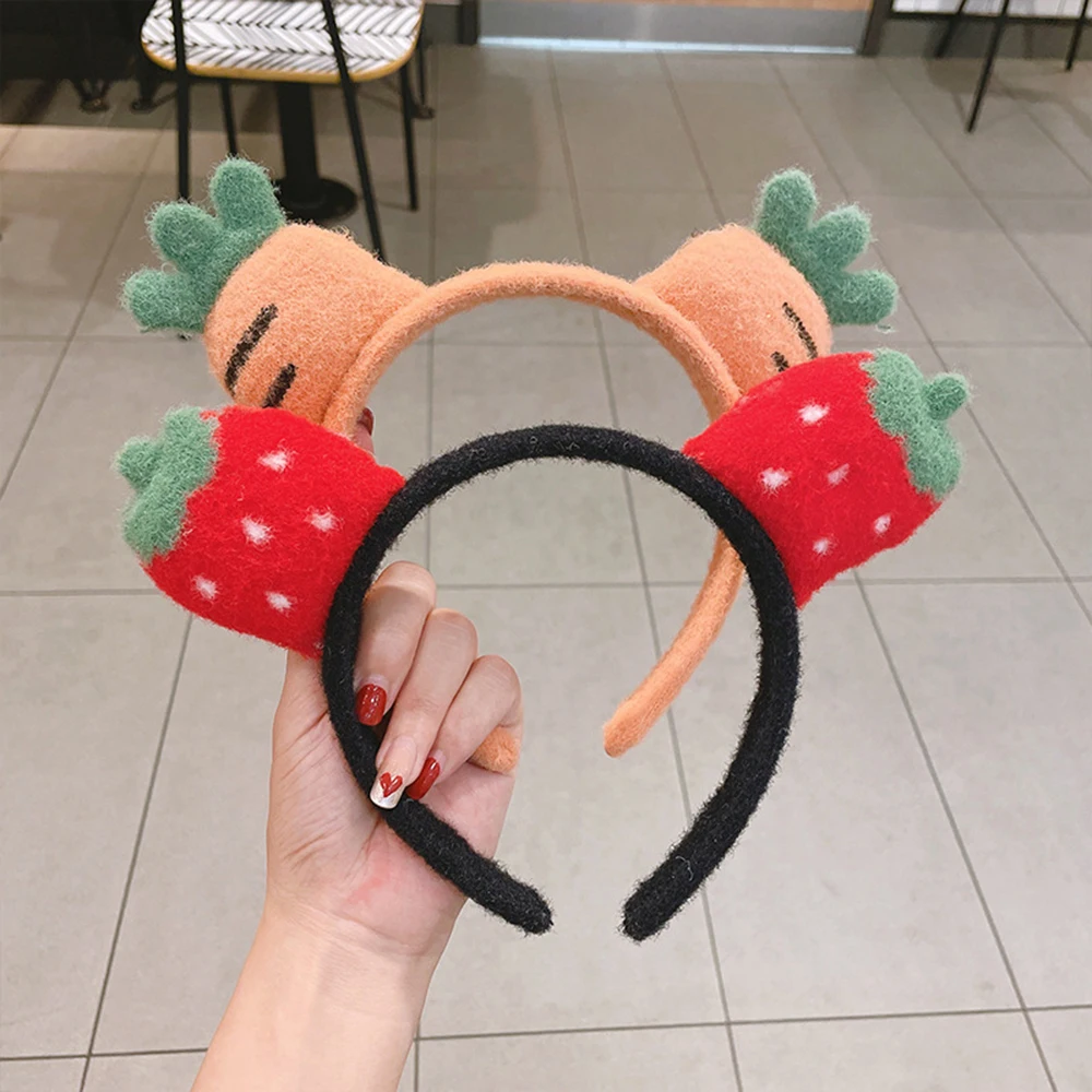 

Delicate Cartoon Cute Headband Korea Style Autumn And Winter Children's Headbands Plush Strawberry Carrot Hair Buckle