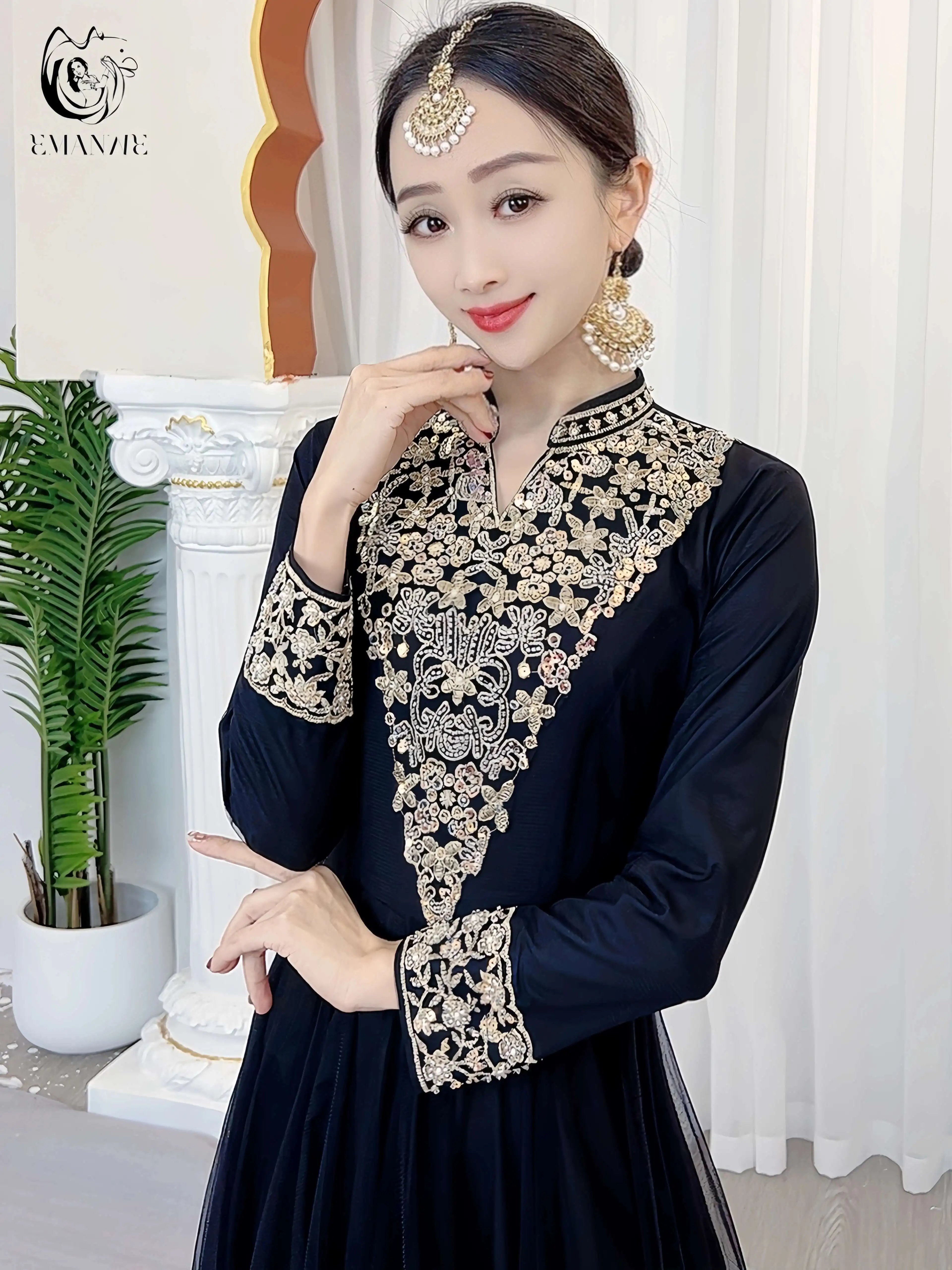 Exotischer Stil, indischer Tanz, Xinjiang-Tanzkleidung, Nationalität, Damenmode, Tanzkostüm, feine Stickerei, großer Rock