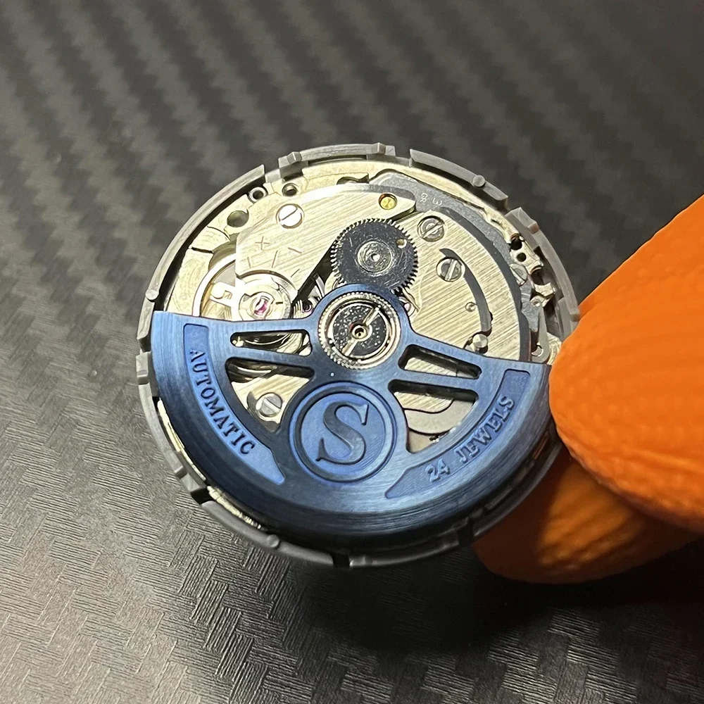 حركة ميكانيكية NH35 معدلة مخصصة سوداء متأرجحة الوزن الدوار اليابان NH35A 24 جواهر أوتوماتيكية 5 ألوان