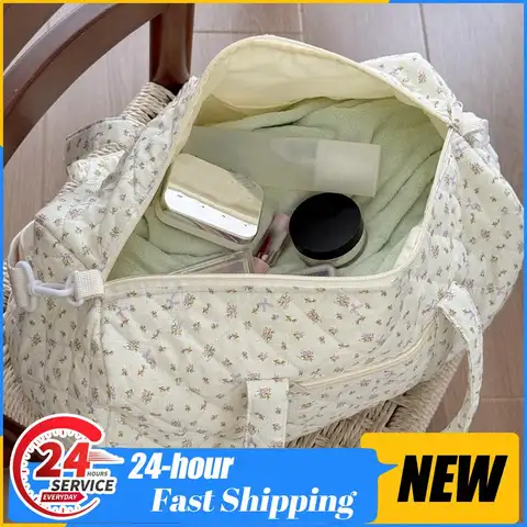 Cotton Quilted Gym Bag with Zipper Overnight Bag Floral Print Tote Bag for Women Weekend Travel Shopping