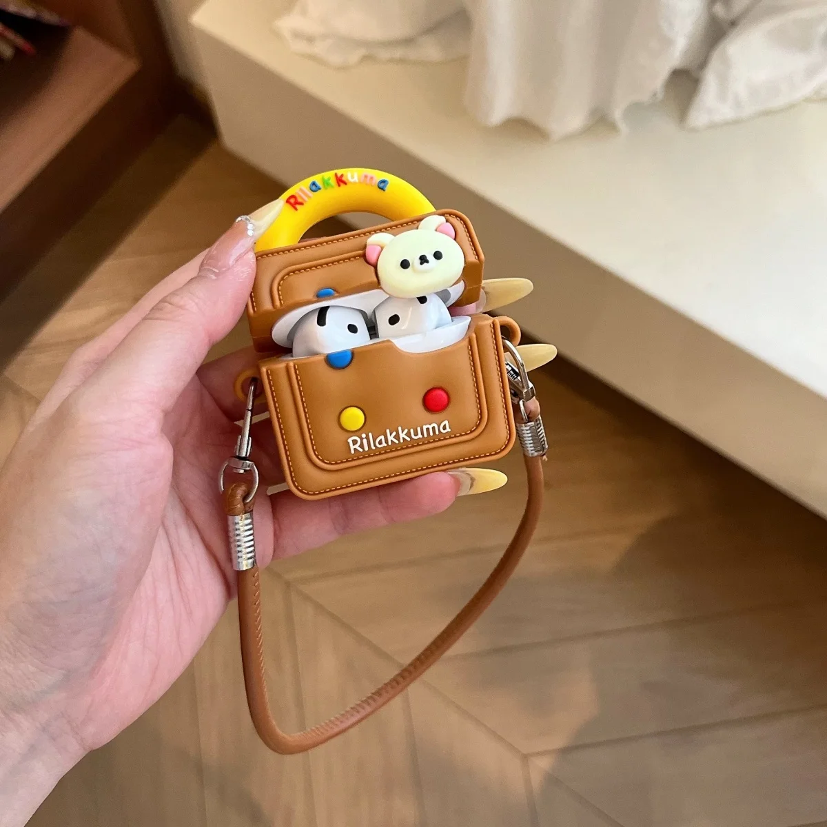 حقيبة يد لطيفة وسهلة الدب مناسبة لسماعات Airpods4 حافظة حماية Airpods Pro2 غطاء سماعة أذن بلوتوث لاسلكي