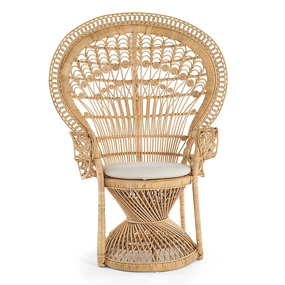Durable Rattan Peacock Chair for Wedding Events Living Room Apartment Villa & Park Use