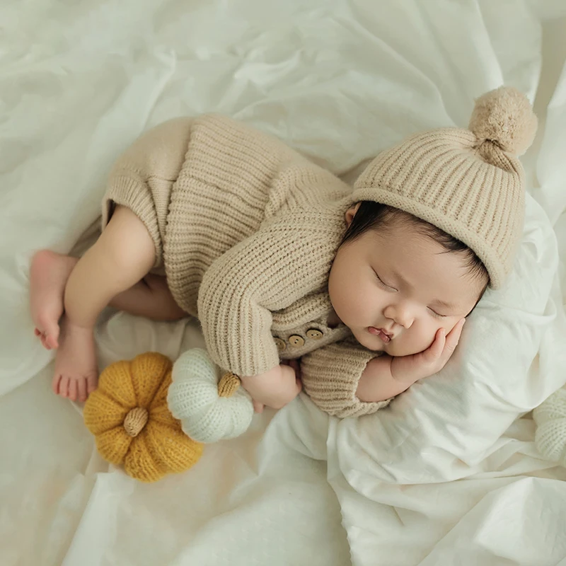 Pakaian fotografi baru lahir topi Jumpsuit rajut Khaki 2 buah/set properti fotografi bayi Studio labu boneka kelinci beruang buatan tangan