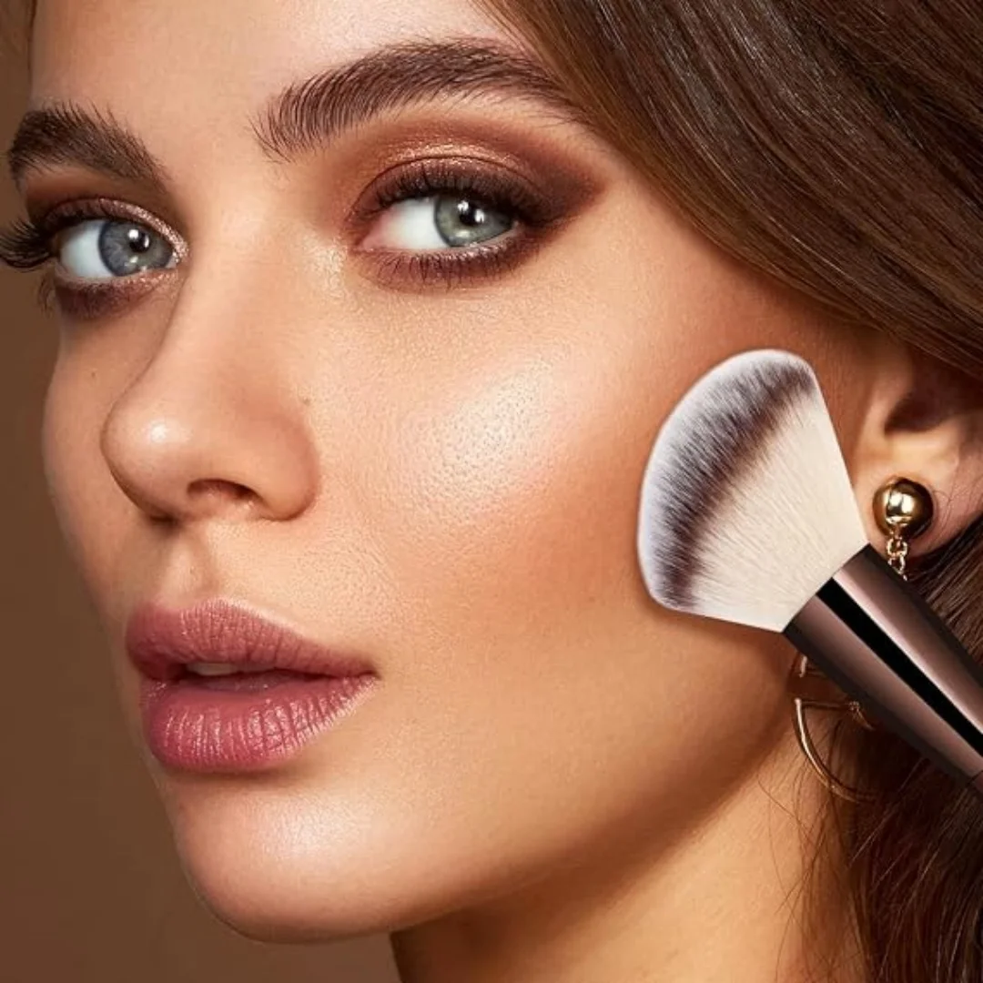 1PCDouble-head blush foundationsingle for contouring and tanning, soft nylon bristles, fragrance-freeakeup stick for all skin