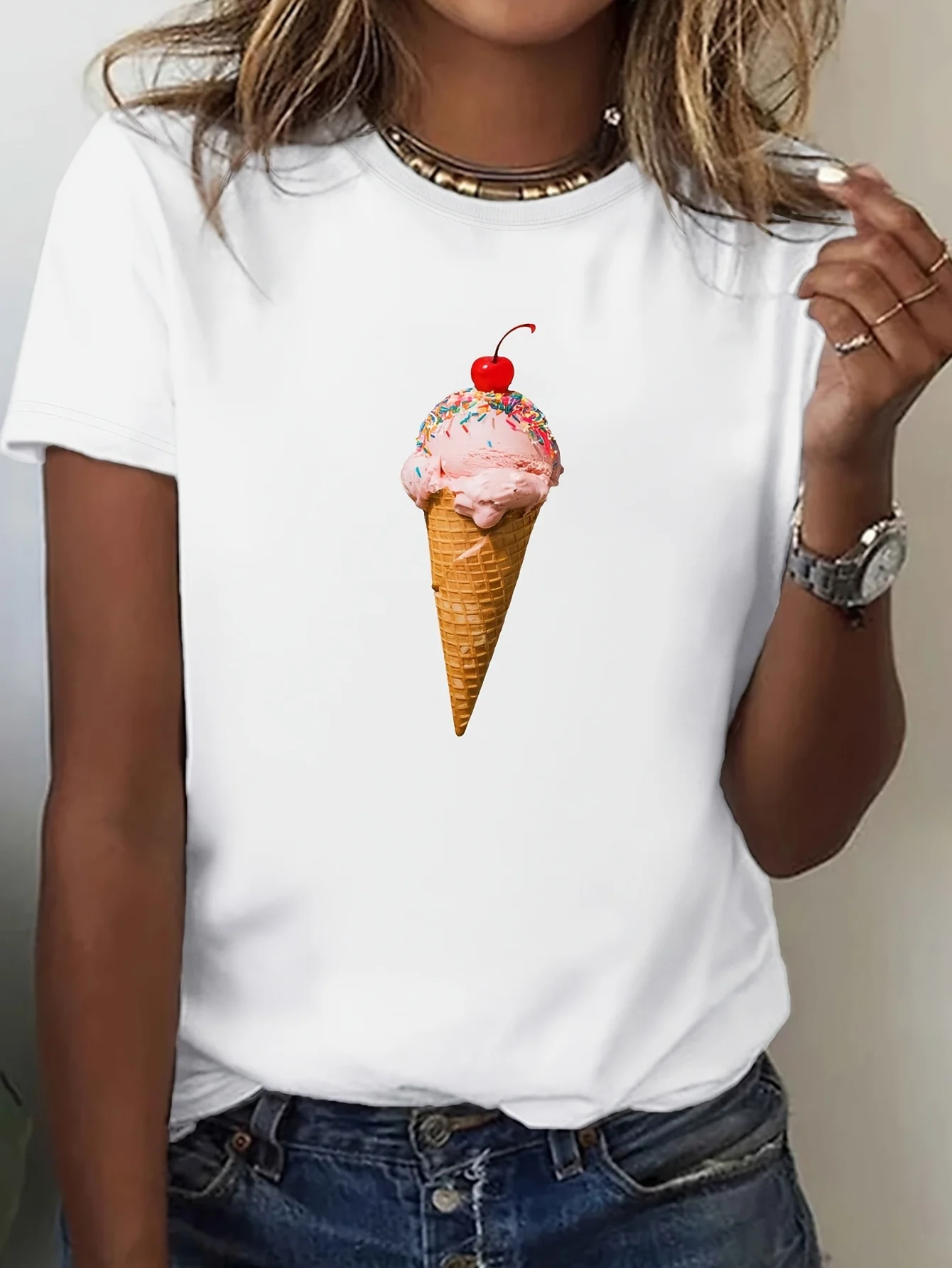 Women'S Retro Ice Cream Cone Graphic Vintage-Inspired Short Sleeve Crew Neck Tee with Colorful Cherry Sprinkles Frosting Print