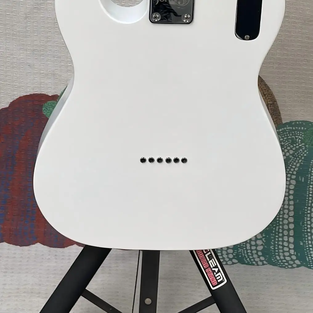 Gloss White Electric Guitar, Dual Red Closed Humbuckers, Mirror Metal Pickguard, Chrome Fixed Bridge, Red Knobs, 22 Frets