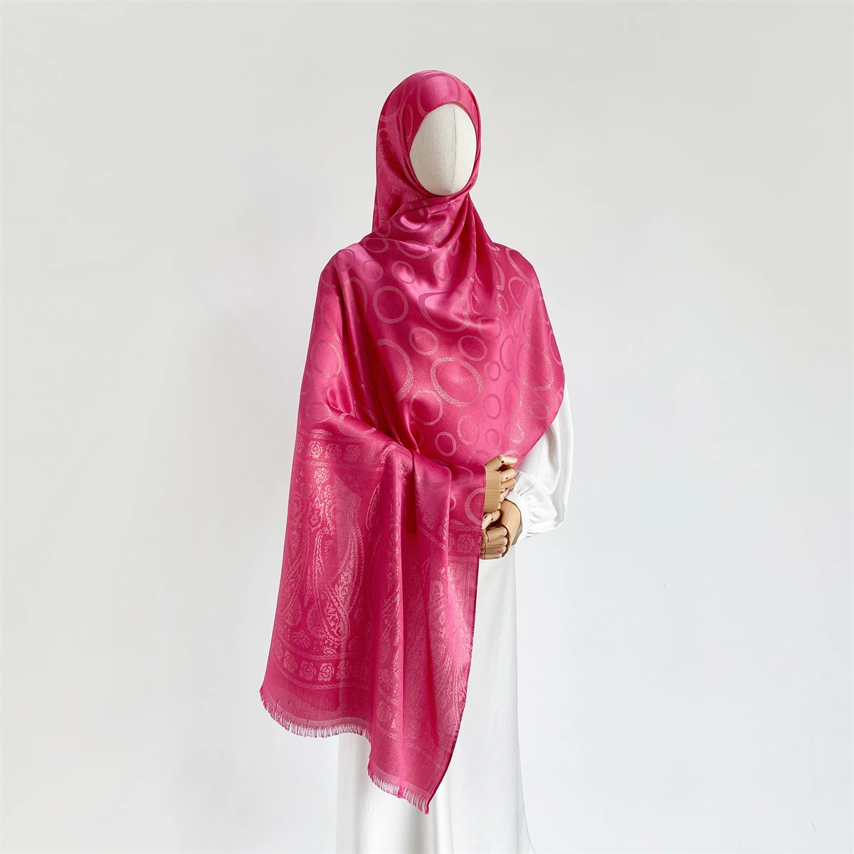 

70*180cm Women Hijab Floral Gold Thread Jacquard Scarf Muslim Wrap Ramadan Islam Winter Headscarf Hijabs Turban Neckerchief