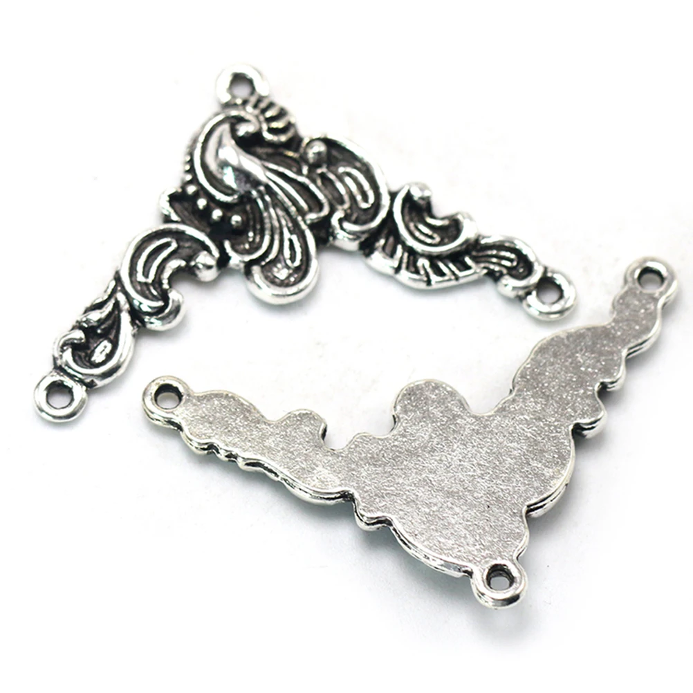 

20Pcs Carved Triangle Alloy Pendant Charms DIY Jewelry Making Necklace Bracelet Keychain Anklet Cellphone Accessories