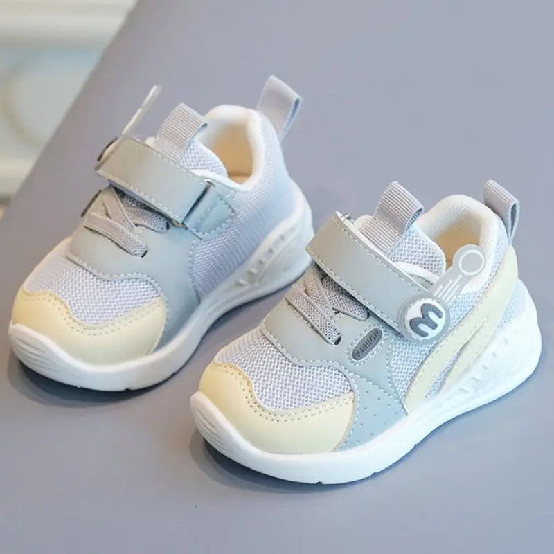 Kindermode-Turnschuhe 2024, neue Kinder, weiße, rutschfeste Freizeitschuhe, Jungen und Mädchen, atmungsaktive Turnschuhe,