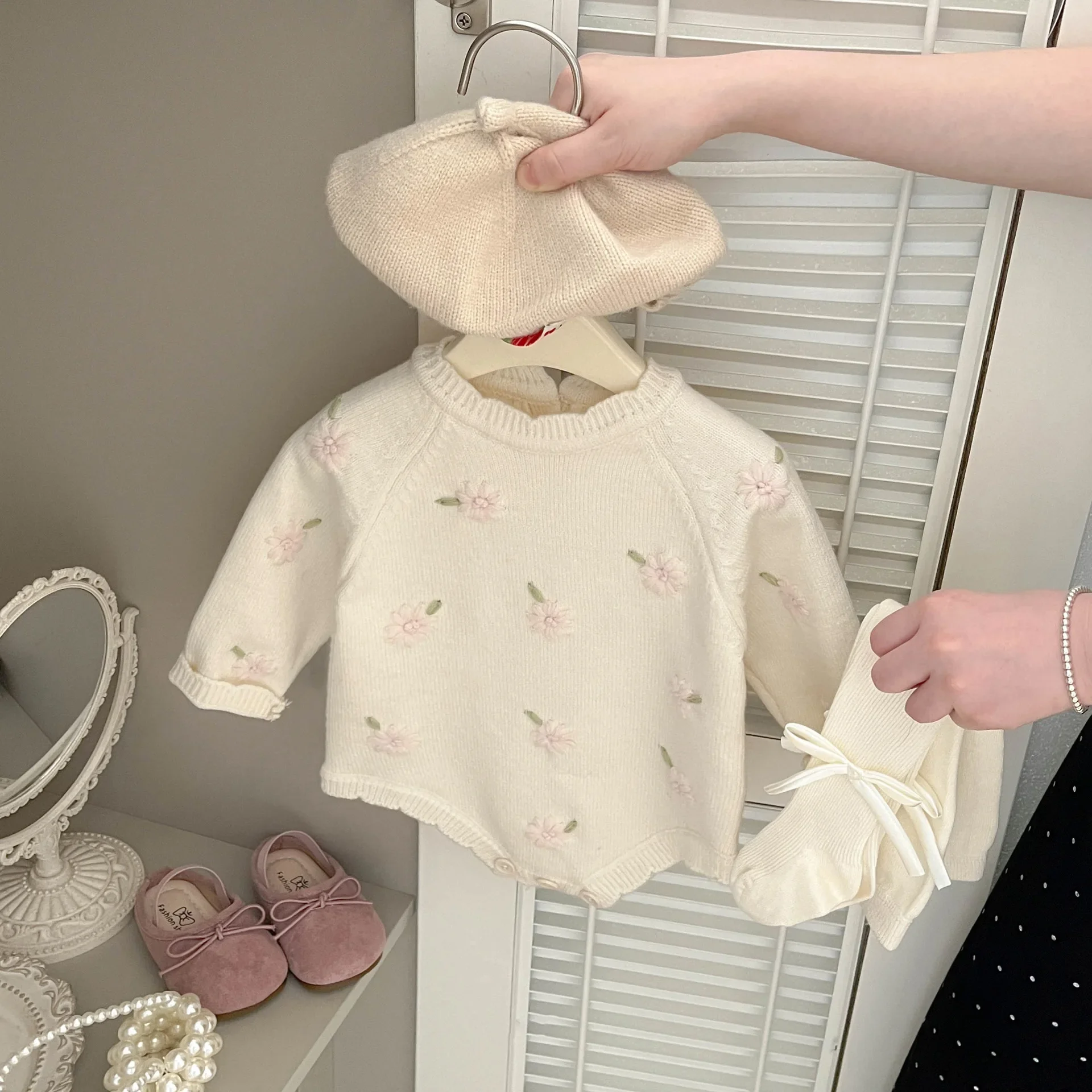 Baby Knitted Romper 2025 Spring and Autumn New Embroidered Flower Baby Girl's One Piece Clothes Sweet Climbing Clothes
