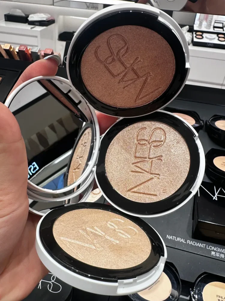 NARS Light Reflecting Luminising Powder a lightweight highlighter that creates a natural glow ranging from subtle to intense