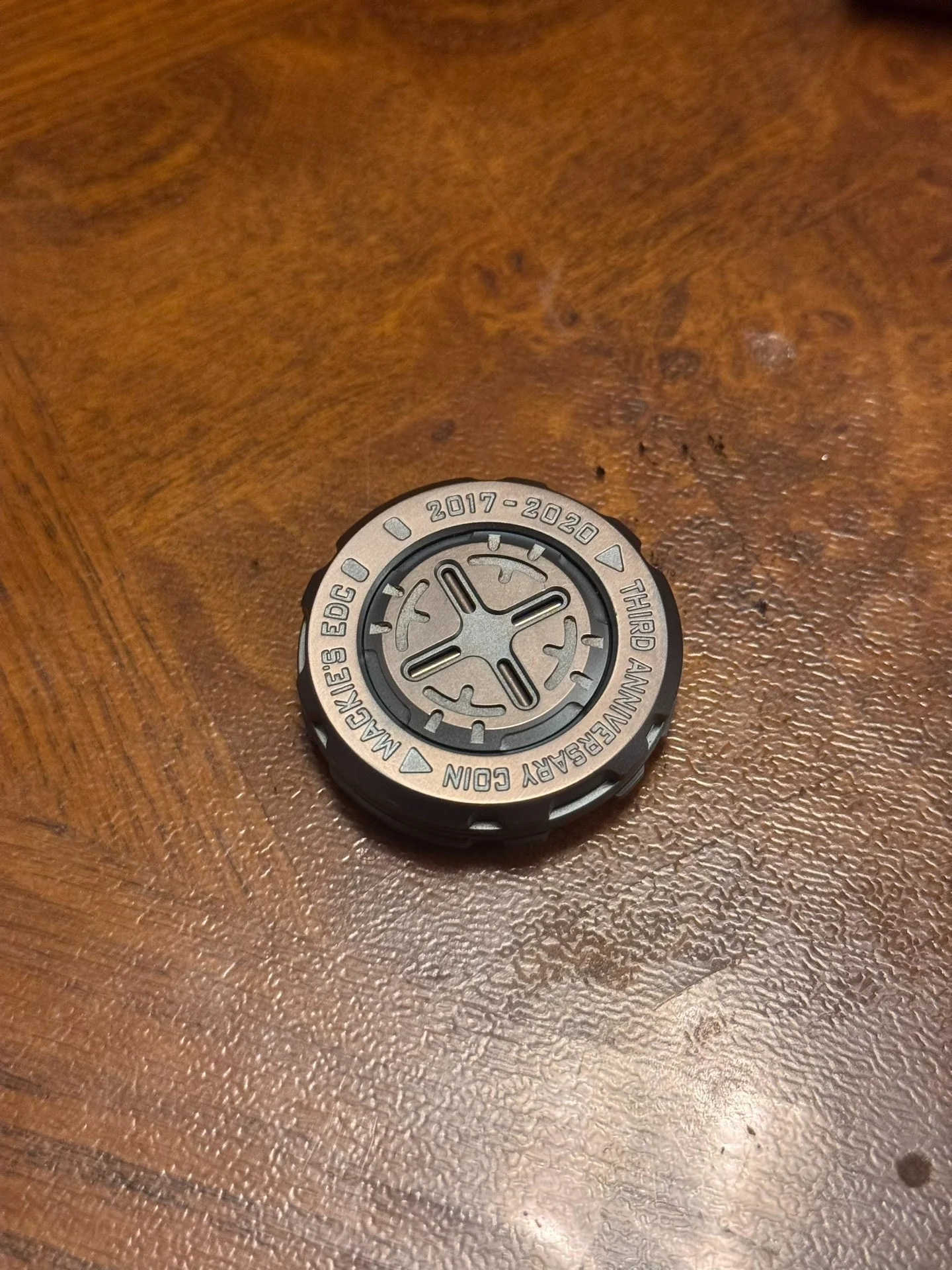 Used EDC Mackie 3rd Anniversary Coin ppb Titanium Blue EDC Decompression Toy