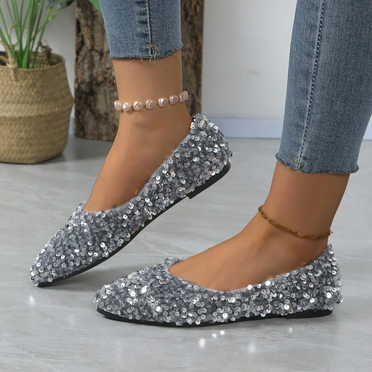 

Elegant Silver Sequin Pointed Toe Flats for Women, Sparkly Slip On Loafers, Glitter Wedding Bridal Shoes for Evening Party