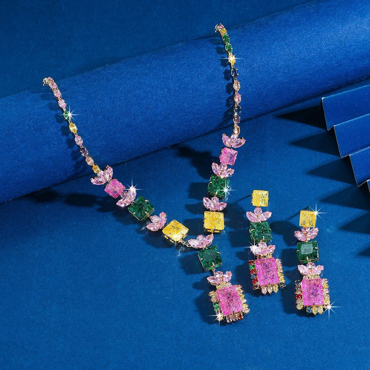 Colorful necklace and earring jewelry set, luxurious and sophisticated, grand and elegant zircon set, classic style accessory