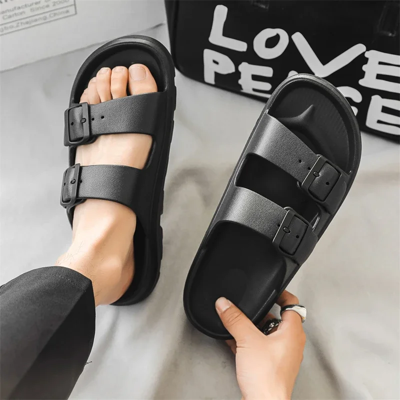 Pantofole estive traspiranti da uomo Sandali casual comodi e leggeri per uso interno ed esterno