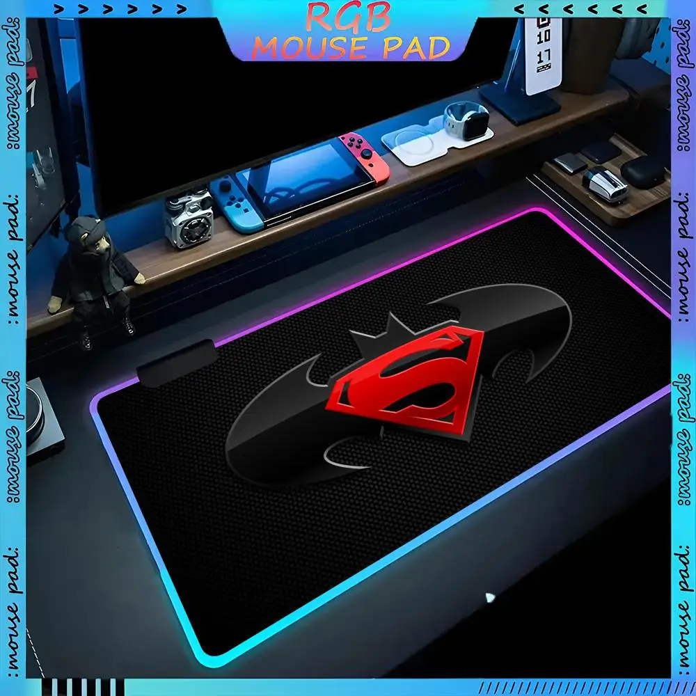 Dc-b-batmans logo mauspad rgb pc zubehör led spiel schreibtisch matte e-sport tischs chutz neon tastatur matte hintergrund beleuchteter teppich teppich gi