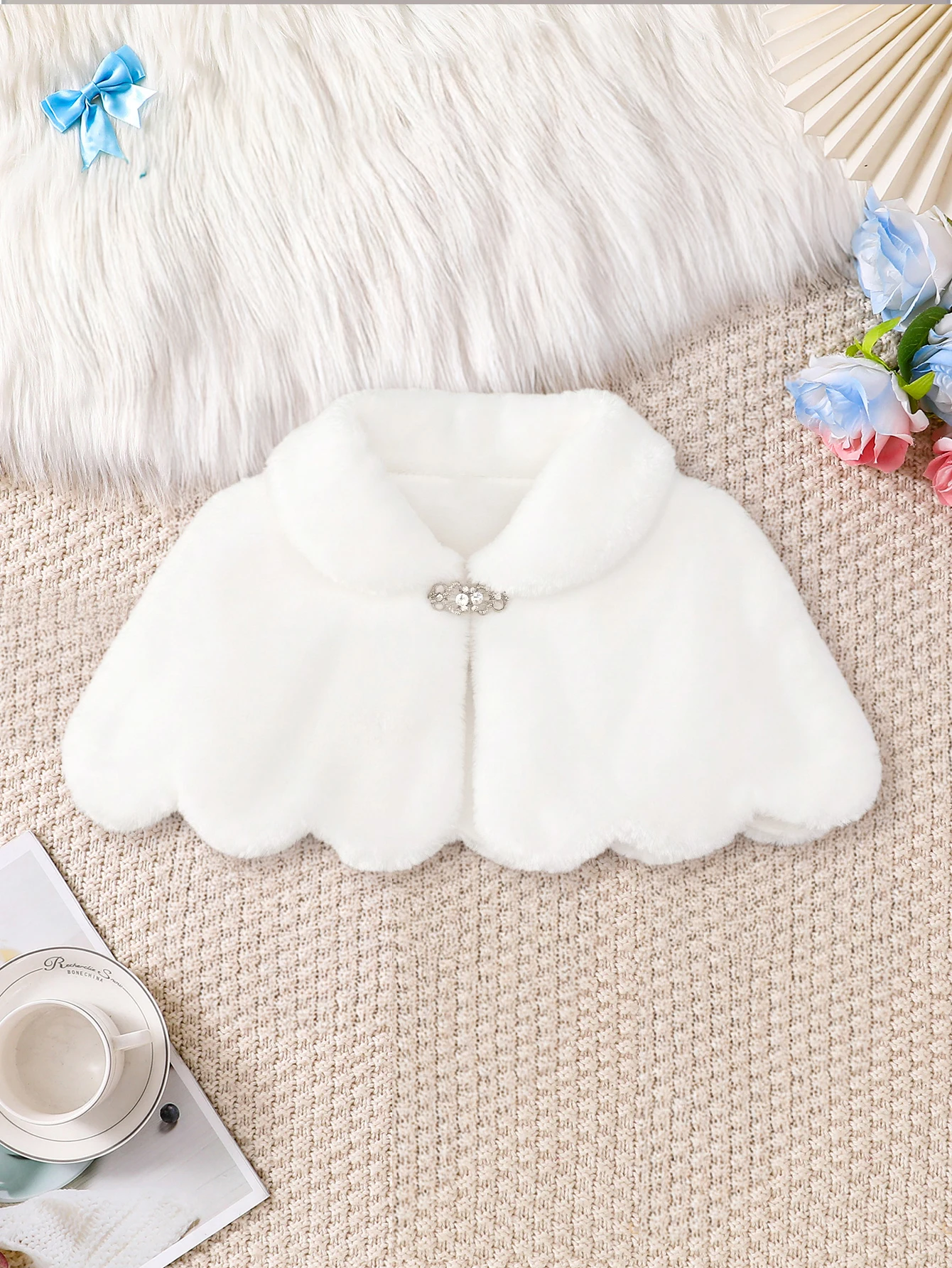 Girls' White Faux Fur Cape for 4-8Y, Kids' Wedding Flower Girl Shrug with Rhinestone Clasp, Winter Party Dress Cover Up