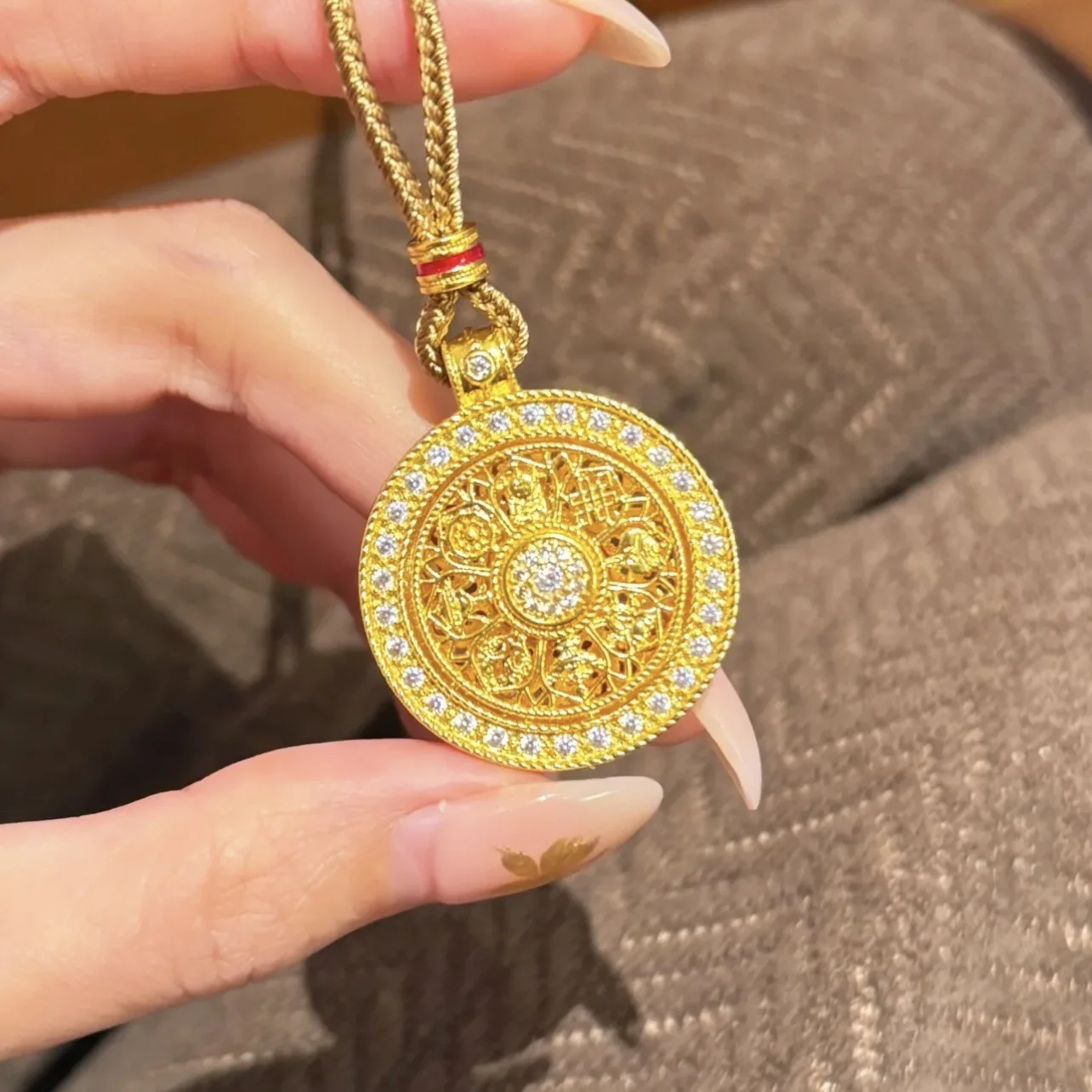 24K women's gold necklace fashionable and simple AU999 women's gold necklace pendant accessory rotatable