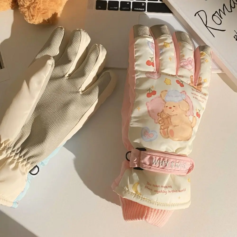 Guanti da sci alla moda dei cartoni animati Guanti sportivi da ciclismo con orsetto carino Guanti da esterno antivento e resistenti al freddo invernali
