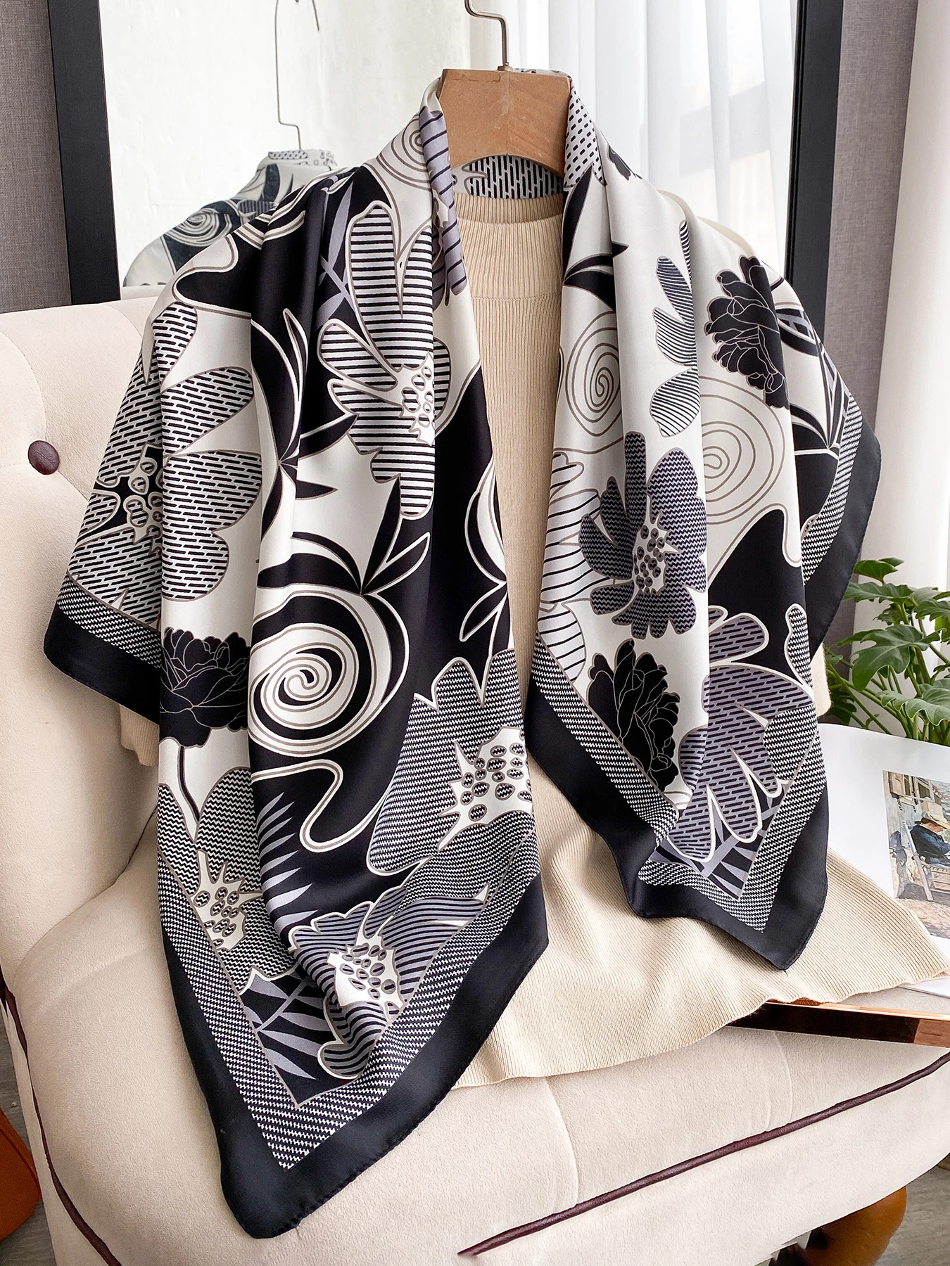 2026 Neuer Quadratischer Twill-Seidenschal für Damen Frühling Herbst Bandana Hijabs Blumendruck Kopftuch Luxuriöses Damen-Haaraccessoire