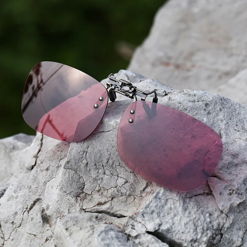 Men's and Women's Fashionable Lightweight Polarized Sunglasses Lenses UV Resistant Glasses Clip Not Include The Glasses Fram