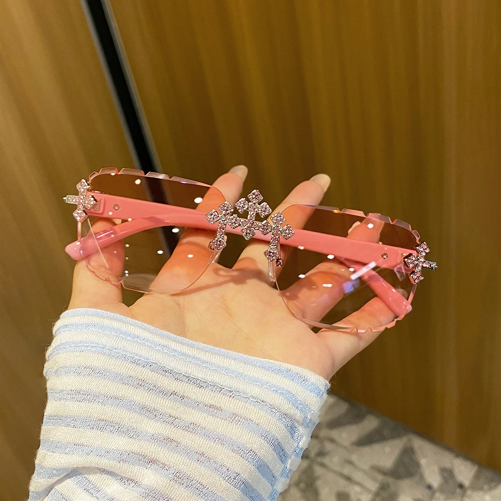 Frameless Edge-Cut Cross Diamond Sunglasses, Trendy Gradient Colorful Lace Rimless Shades, UV400 Anti-Ultraviolet, European and American Luxury Water Crystal Decorated Vacation Street Style Eyewear
