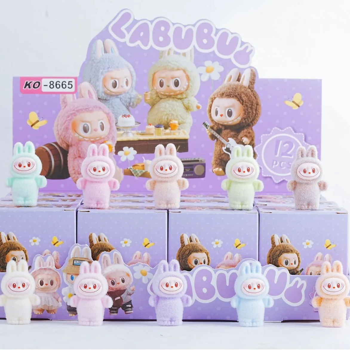 Carino Labubu in piedi postura seduta mini bambole scatola cieca 12 pezzi giocattoli Kawaii decorazioni per il desktop ornamenti collezione regali di Natale