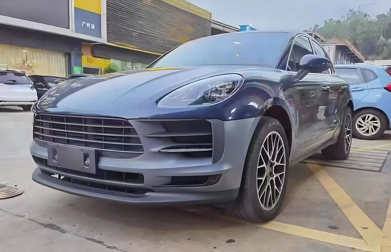 For 2014-2017 Porsche Macan  Upgrade to the 2018-2021 Macan Body Kit and Headlight and Taillight Kit.