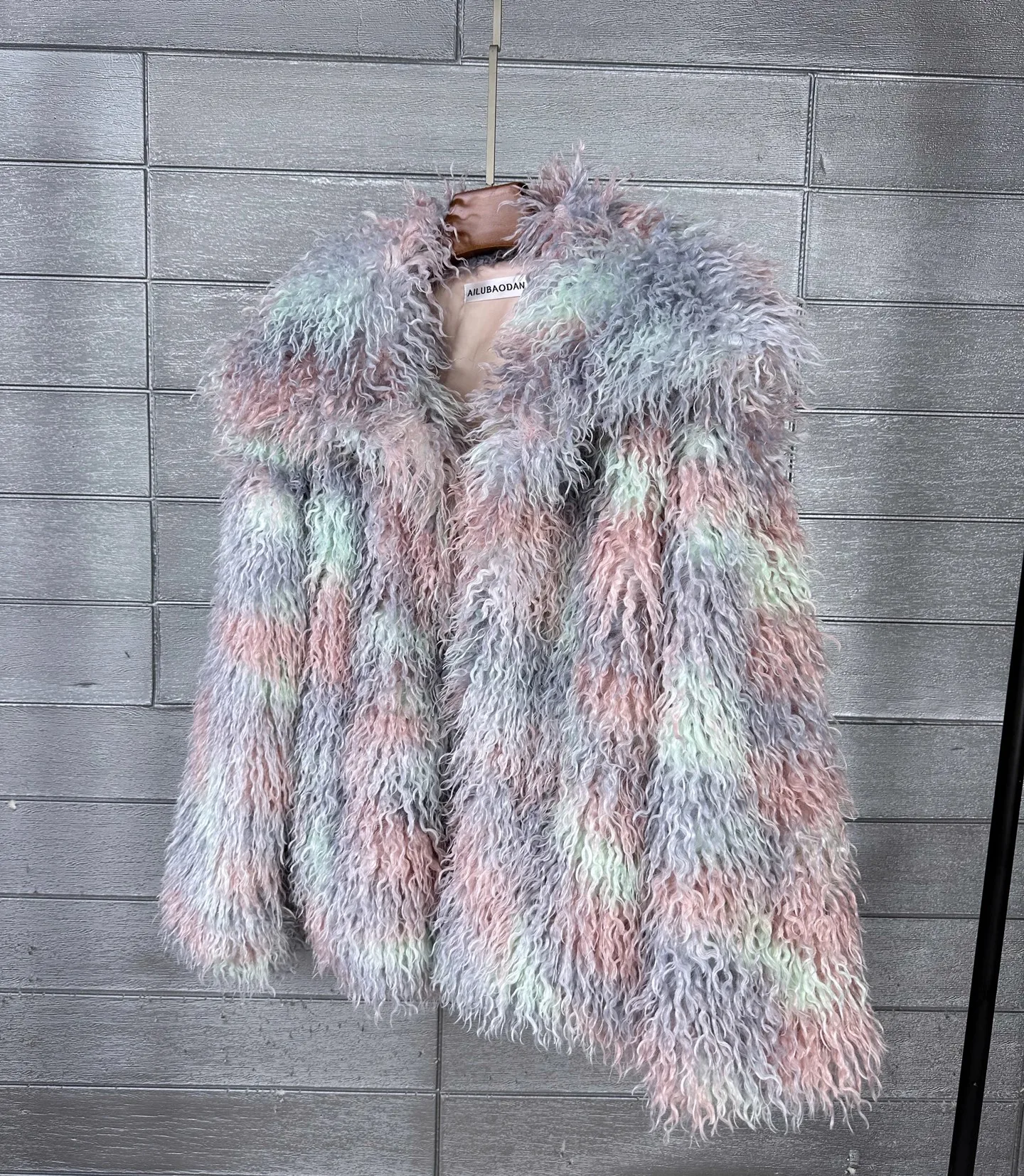 New Pink Niche Pointed-point Faux Fur C oat Short Suit Lapel Jacket for Women in Autumn and Winter