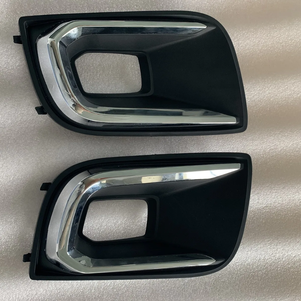

1 Pair 2X Front Bumper Fog Light Foglight Frame for Toyota Sequoia 2018+