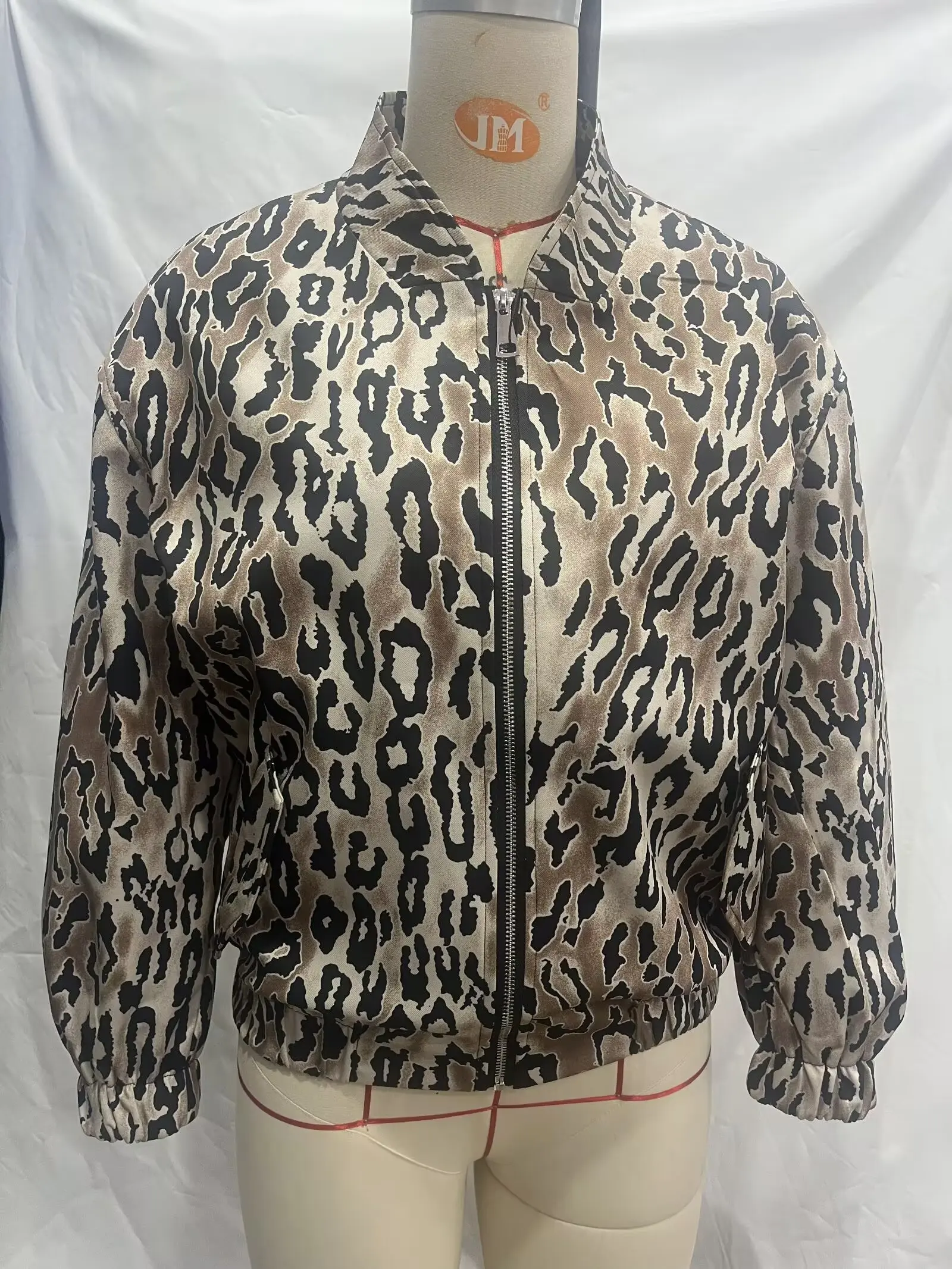   Chaqueta holgada con cremallera de moda urbana de leopardo, chaqueta de piloto versátil para mujer, chaqueta de leopardo a la moda para ir al trabajo, novedad de 2025