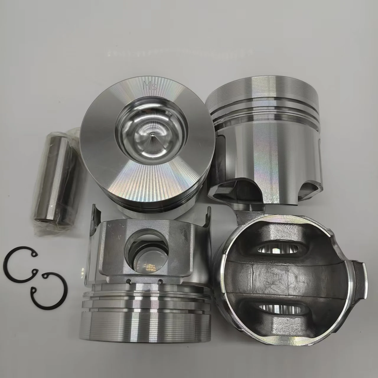

Wholesale Hot Sale Diesel Engine Overhaul Parts 4D84-2 Piston With Pin Clips